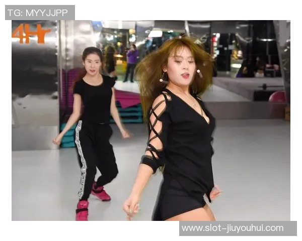 篮球宝贝性感魅力大揭秘展现青春活力与运动激情的完美结合 篮球宝贝性感魅力大揭秘展现青春活力与运动激情的完美结合