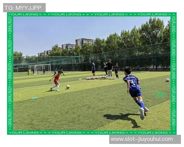 生辉足球引领新潮流足球文化与青少年成长的完美结合 生辉足球引领新潮流足球文化与青少年成长的完美结合